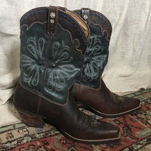 Ariat Cowboy Boots - Navy Daisy Pattern